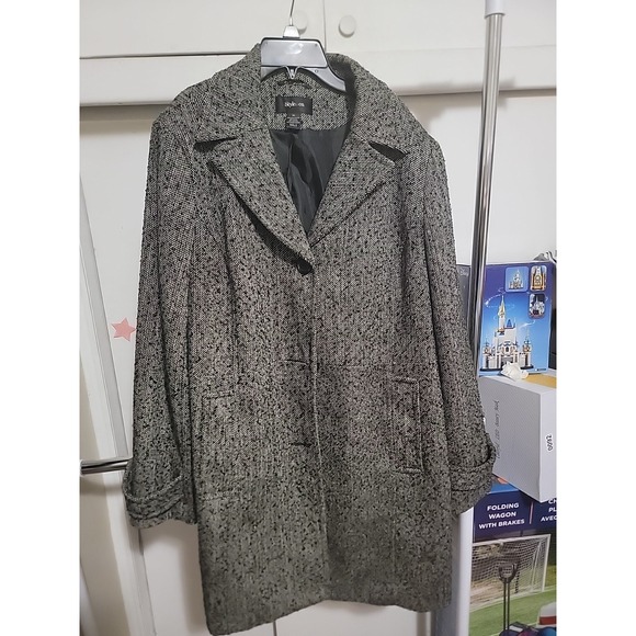 Style & Co. Jackets & Blazers - Style and Co., trench Style long jacket Button down , blk and white with pockets